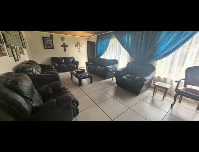 3 BEDROOM HOUSE FOR SALE IN WITPOORTJIE